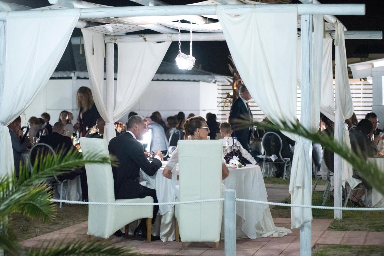 Torquemada Beach Club Margherita Di Savoia Exterior foto