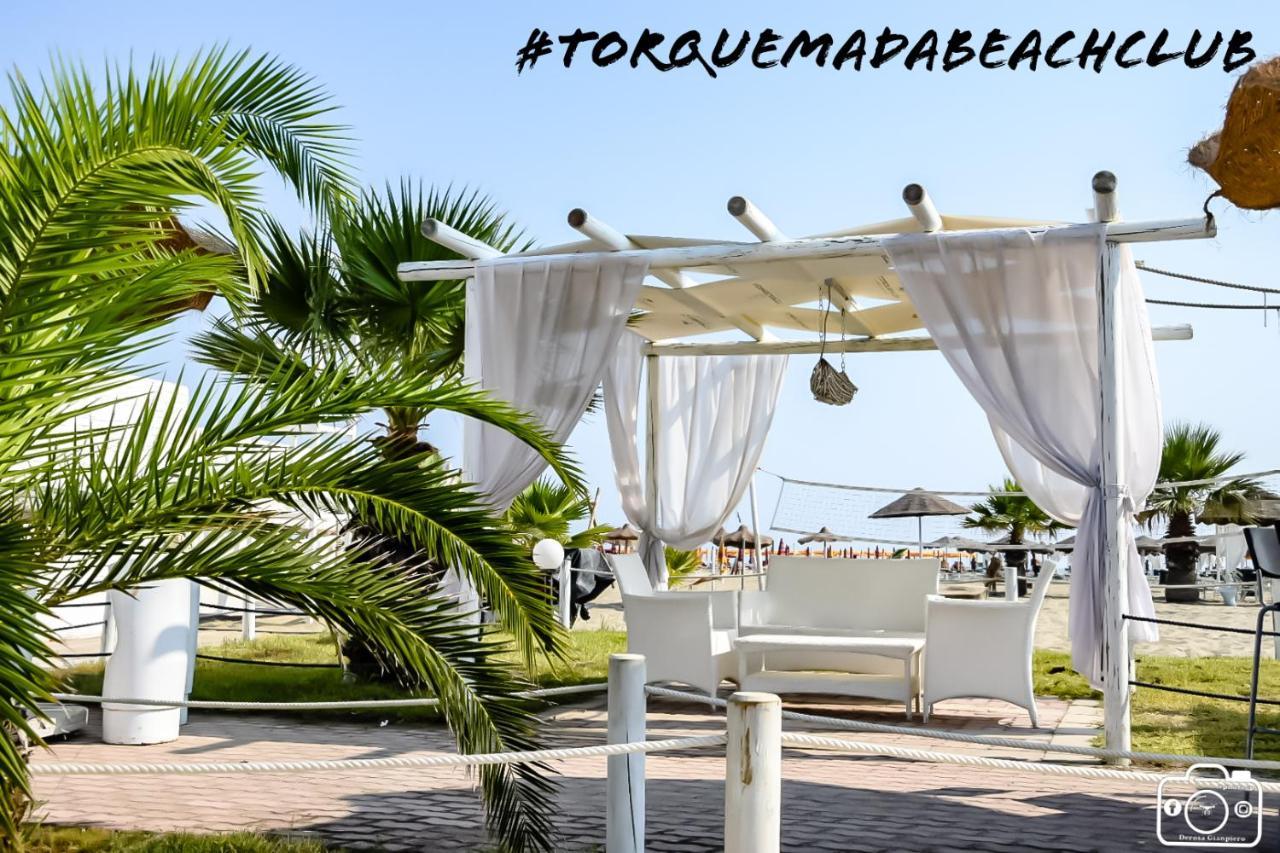 Torquemada Beach Club Margherita Di Savoia Exterior foto