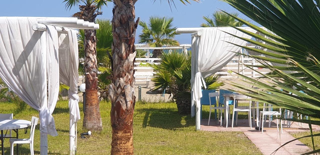 Torquemada Beach Club Margherita Di Savoia Exterior foto