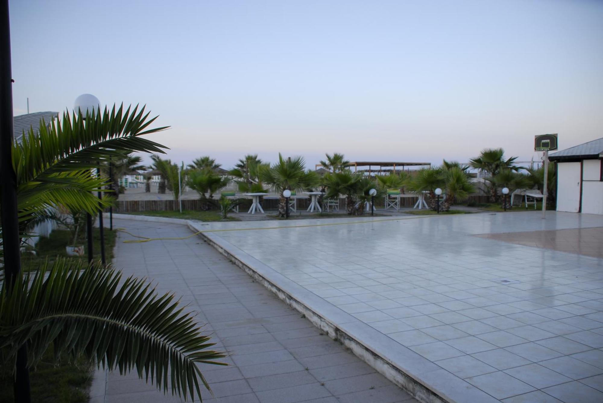Torquemada Beach Club Margherita Di Savoia Exterior foto
